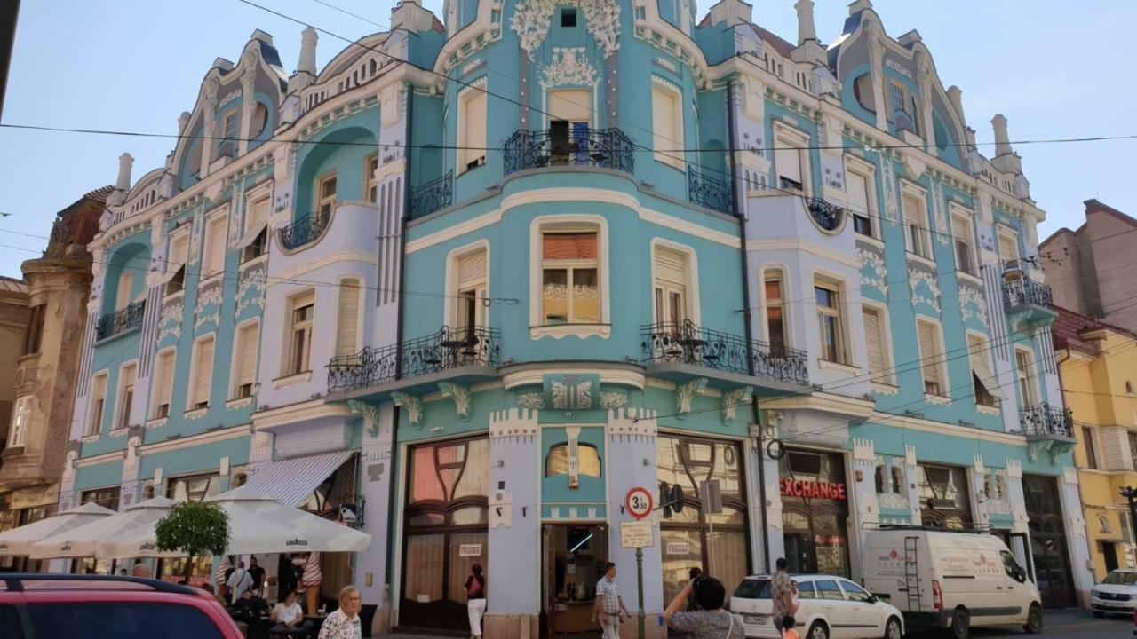 A Piece Of History In Moscovitz Palace 오라데아 외부 사진